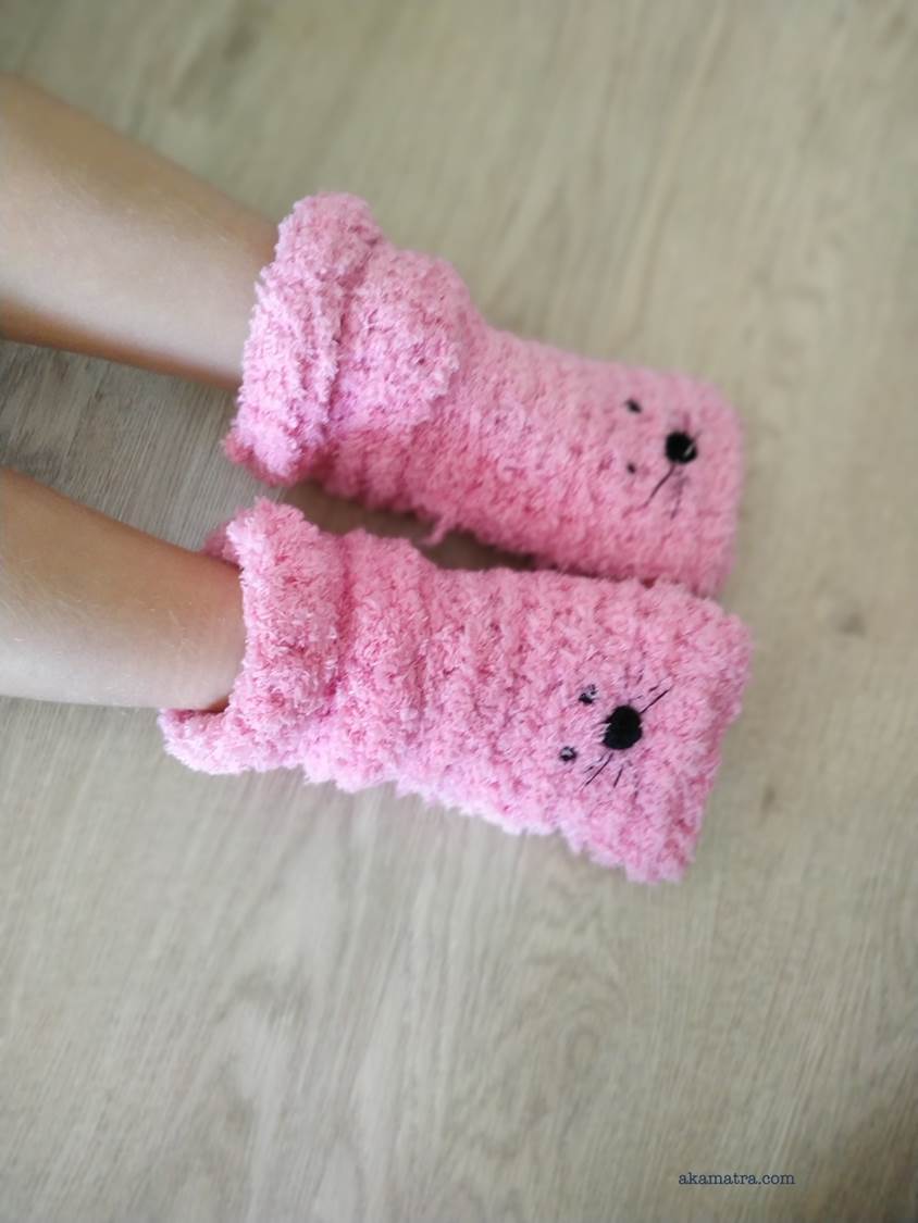 fluffy kids slippers free knitting pattern