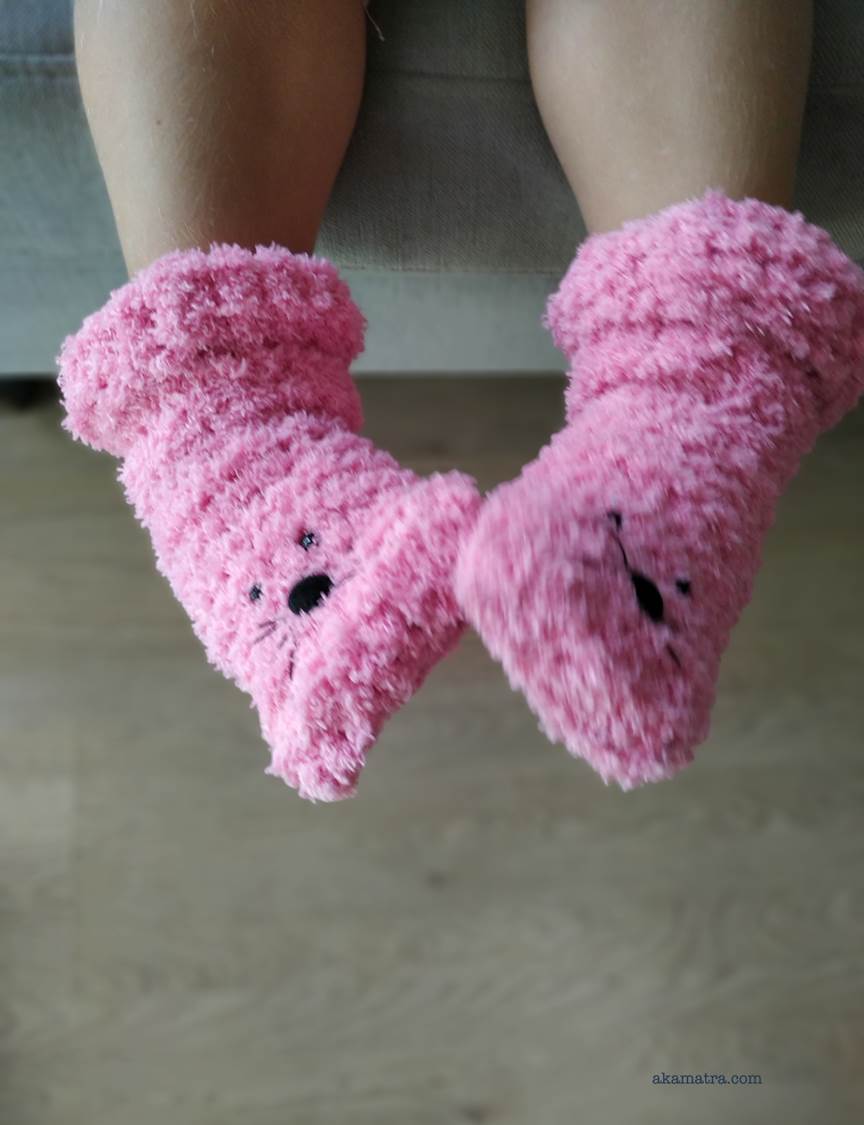 fluffy kids slippers knitting pattern cute