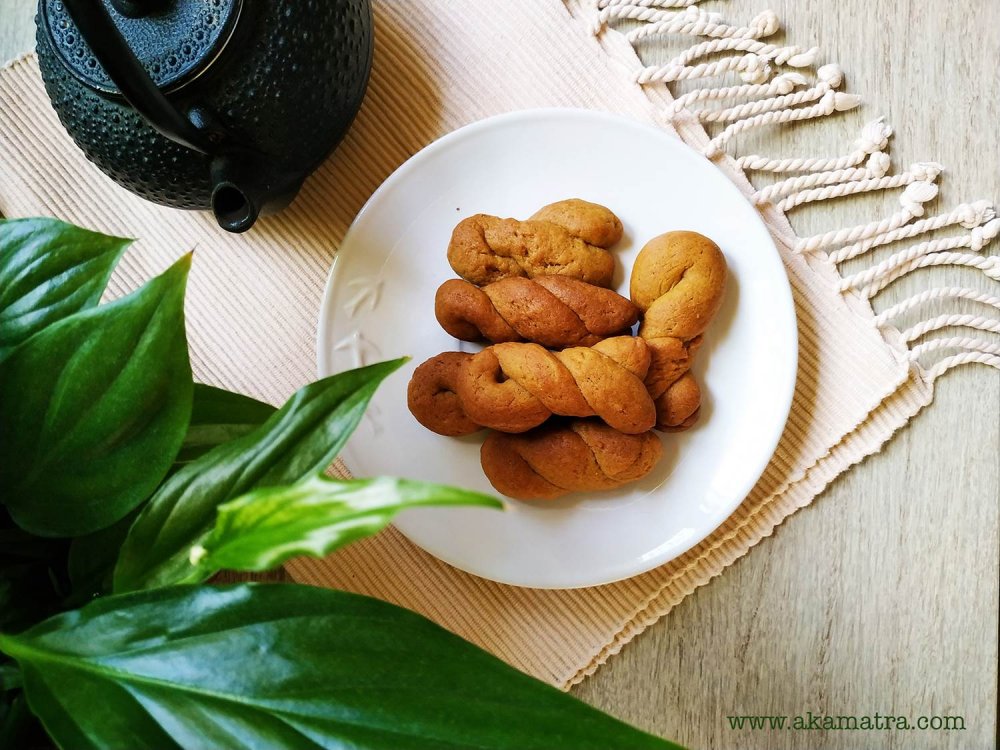 https://www.akamatra.com/images/All_photos/orange_cookies/Sugar-free_vegan_orange_cookies.jpg