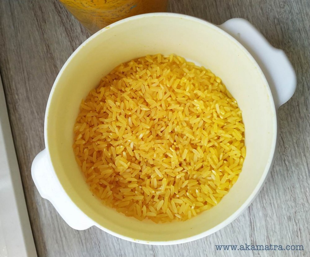 How to dye rice with natural yellow food coloring
