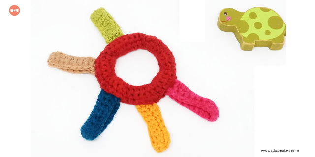How to make a yarn teether for your baby - Free crochet pattern