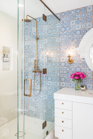 Tips For Maximizing Space in a Small Bathroom