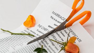 divorce-619195_1920.jpeg