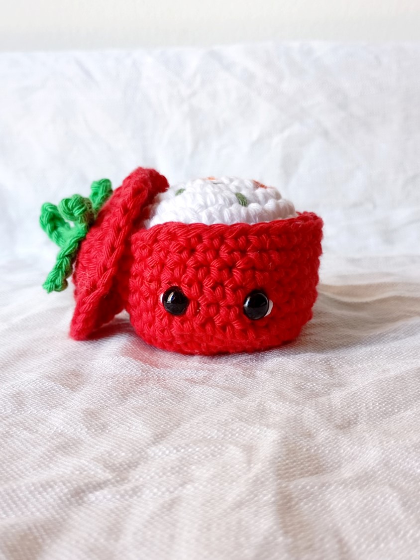 stuffed tomato amigurumi free pattern