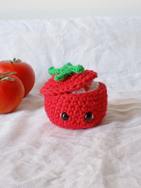 tomato amigurumi